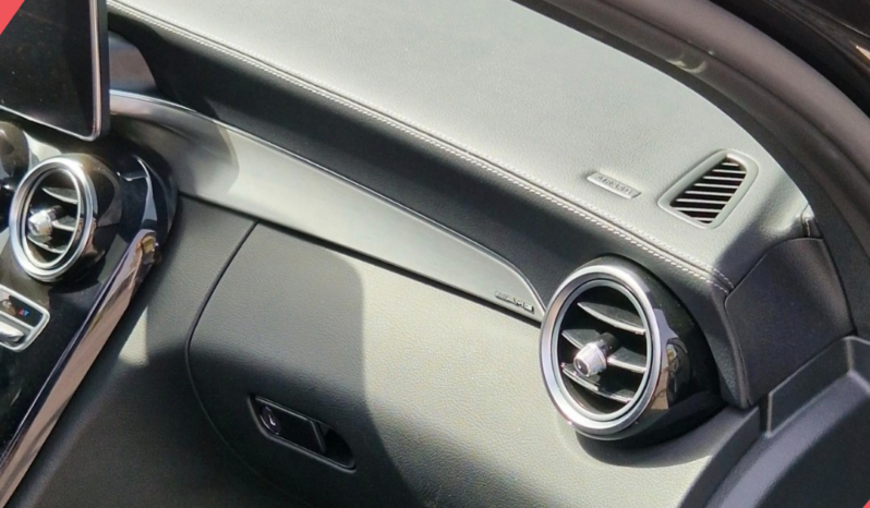 
								Mercedes-Benz C43AMG 4MATIC full									