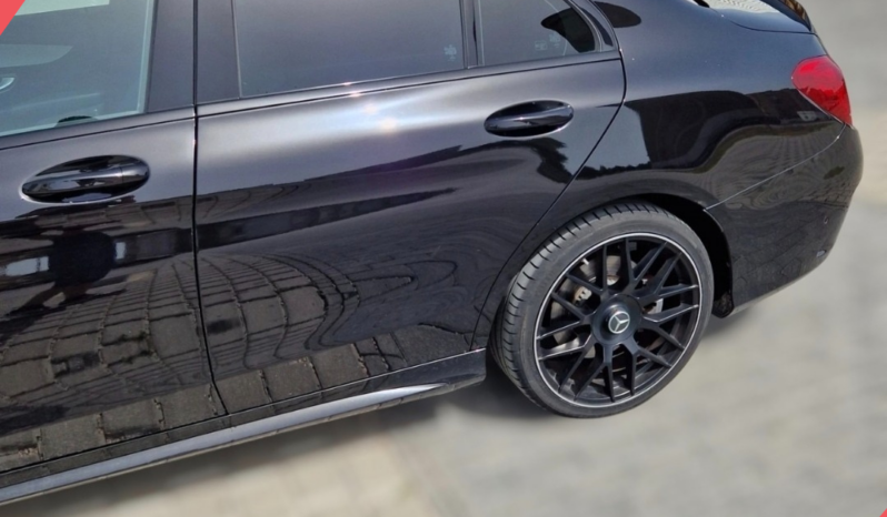 
								Mercedes-Benz C43AMG 4MATIC full									