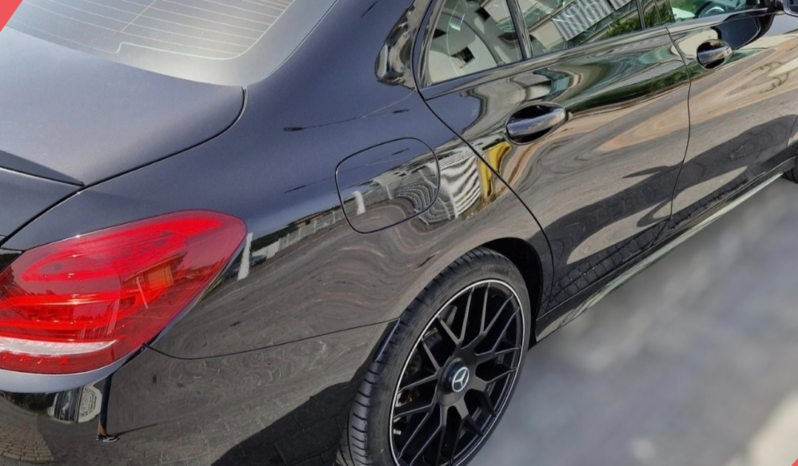 
								Mercedes-Benz C43AMG 4MATIC full									