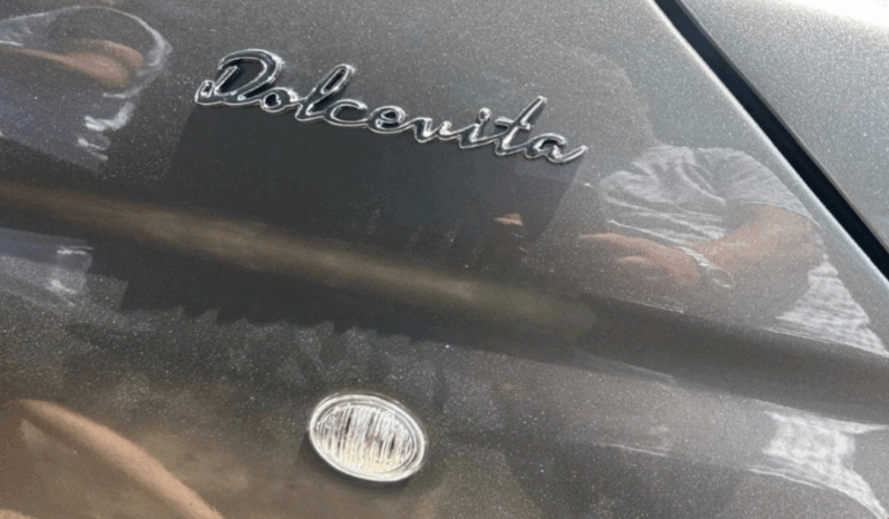 
								Fiat 500 1.000 hybrid dolce vita full									