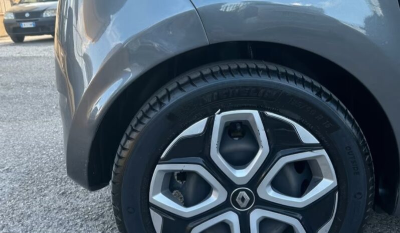 
								Renault Twingo full									