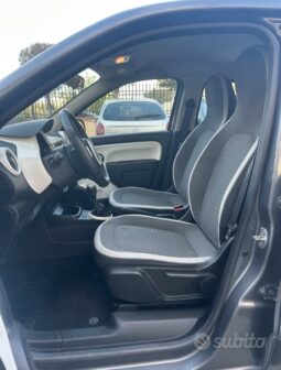 
										Renault Twingo full									